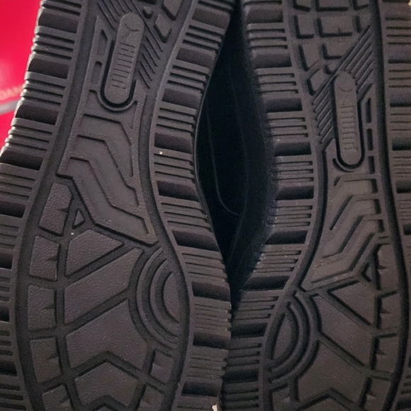 Puma - Picture 5 of 7